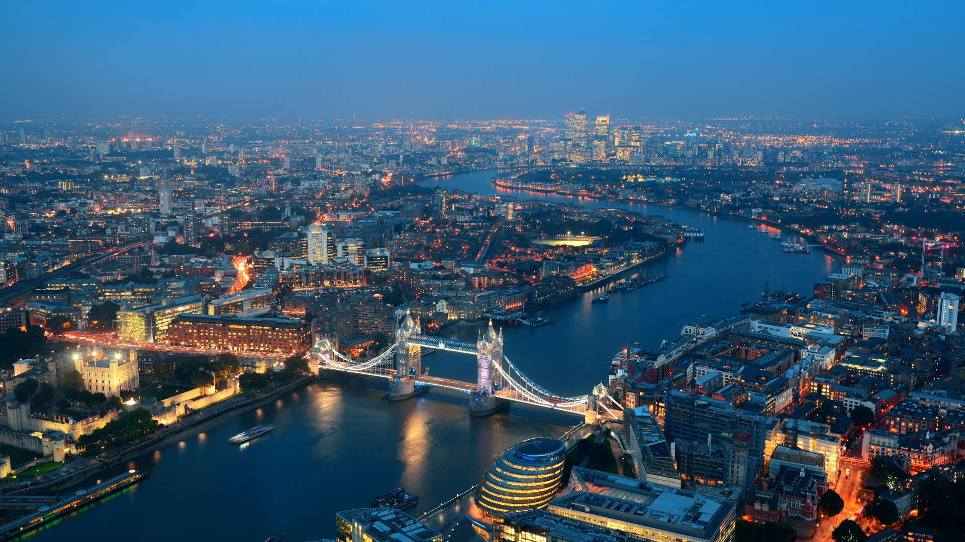 London skyline at night